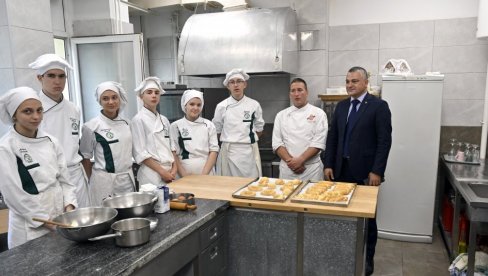 NA RADNOM MESTU OD PRVE GODINE: Ugostiteljsko-turistička škola postaje regionalni trening centar NA RADNOM MESTU OD PRVE GODINE: Ugostiteljsko-turistička škola postaje regionalni trening centar