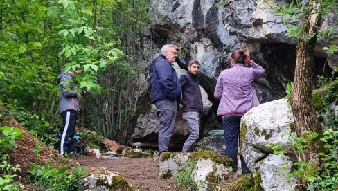 LOGOR LOVACA IZ LEDENOG DOBA KOD GACKA: U Ružinoj pećini otkriveni tragovi života stari više od 20.000 godina (FOTO) LOGOR LOVACA IZ LEDENOG DOBA KOD GACKA: U Ružinoj pećini otkriveni tragovi života stari više od 20.000 godina (FOTO)