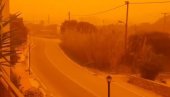 НЕВЕРОВАТНИ ПРИЗОРИ СА ГРЧКОГ ОСТРВА: У популарном летовалишту као у Сахари (ВИДЕО)