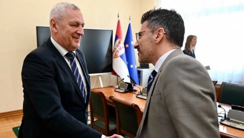 СПРЕМА СЕ ЗАКОН О ИНОВАЦИОНОЈ ДЕЛАТНОСТИ: Разговор министра науке Беле Балинта са директором ЕБРД СПРЕМА СЕ ЗАКОН О ИНОВАЦИОНОЈ ДЕЛАТНОСТИ: Разговор министра науке Беле Балинта са директором ЕБРД