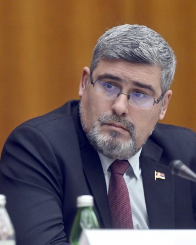 СТАРОВИЋ: За Поноша и луксембуршке медије Вучић је кривац за ратове на Блиском истоку због избора у Књажевцу