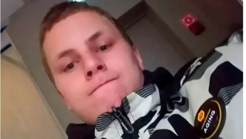 ОВО ЈЕ МИХАИЛО (17) КОЈИ ЈЕ ПОБИО ДРУГОВЕ НА ЖУРКИ: Откривен страшан мотив злочина, запалио кућу пре доласка полиције ОВО ЈЕ МИХАИЛО (17) КОЈИ ЈЕ ПОБИО ДРУГОВЕ НА ЖУРКИ: Откривен страшан мотив злочина, запалио кућу пре доласка полиције