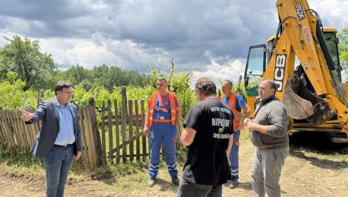 ODRŽAVANJE MAKADAMSKIH PUTEVA: Radovi u seoskim i prigradskim delovima Despotovca ODRŽAVANJE MAKADAMSKIH PUTEVA: Radovi u seoskim i prigradskim delovima Despotovca