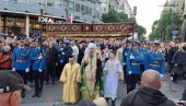 СПАСОВДАНСКА ЛИТИЈА У БЕОГРАДУ: На челу патријарх и рука Светог Саве (ФОТО/ВИДЕО)