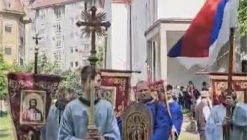 У ЛИТИЈИ И ИКОНА БОГОРОДИЦЕ ТРОЈЕРУЧИЦЕ: Суботица прославила Спасовдан