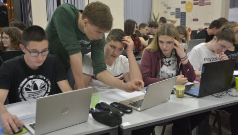 ОД ДАНАС У ПРОДАЈИ КОНКУРС И ИНФОРМАТОР: Важна вест за осмаке о предстојећем упису у средњу школу