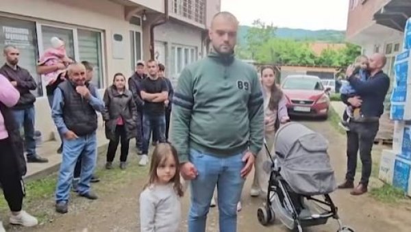 ТЕШКА МУКА СРБА НА КОСМЕТУ: Локалне власти у Лепосавићу наложиле српским породицама да се иселе из својих кућа! ТЕШКА МУКА СРБА НА КОСМЕТУ: Локалне власти у Лепосавићу наложиле српским породицама да се иселе из својих кућа!