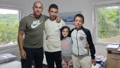 DECA TASIĆA DOSANJALA KUPATILO: Fondacija podvižnika Novosti Marka Nikolića iz Vranja ponovo u humanoj misiji