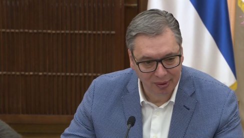 Vučić sa studentima koji žele da uče (VIDEO) Vučić sa studentima koji žele da uče (VIDEO)