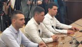 STUDENTI KOJI ŽELE DA UČE: Nakon razgovora sa kolegama odluka o štrajku STUDENTI KOJI ŽELE DA UČE: Nakon razgovora sa kolegama odluka o štrajku