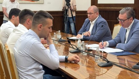ДОЛАЗИ ВРЕМЕ ЗА ОДГОВОРНОСТ Вучић: Јуче је више вас било у Пионирском парку, него на свим мостовима заједно