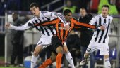 PARTIZAN U PREGOVORIMA SA MILJENIKOM NAVIJAČA! Grobari će zauvek pamtiti njegovu golčinu u derbiju protiv Crvene zvezde (VIDEO) PARTIZAN U PREGOVORIMA SA MILJENIKOM NAVIJAČA! Grobari će zauvek pamtiti njegovu golčinu u derbiju protiv Crvene zvezde (VIDEO)