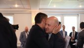 СРБИН ОВО НИЈЕ ОЧЕКИВАО У МОСКВИ: Ево шта је Марка Николића снашло након што је освојио Куп Русије у фудбалу (ВИДЕО) СРБИН ОВО НИЈЕ ОЧЕКИВАО У МОСКВИ: Ево шта је Марка Николића снашло након што је освојио Куп Русије у фудбалу (ВИДЕО)