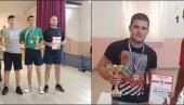 ПОБЕДНИЧKИ ПЕХАР ДАЛИБОРУ ЛАЗАРЕВИЋУ: Стонотениски турнир покрај Јагодине (ФОТО)