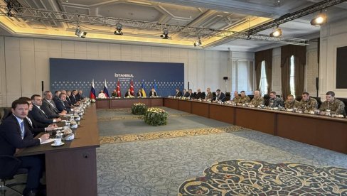 СКАНДАЛ НА ПРЕГОВОРИМА У ИСТАНБУЛУ: Делегати Кијева директно телефоном повезали спољног учесника на састанку са Русијом СКАНДАЛ НА ПРЕГОВОРИМА У ИСТАНБУЛУ: Делегати Кијева директно телефоном повезали спољног учесника на састанку са Русијом