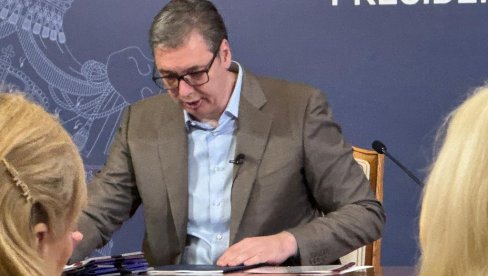 ВУЧИЋ СЕ ВАНРЕДНО ОБРАЋА ЈАВНОСТИ ВУЧИЋ СЕ ВАНРЕДНО ОБРАЋА ЈАВНОСТИ
