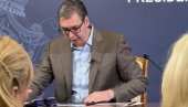 ВУЧИЋ СЕ ВАНРЕДНО ОБРАЋА ЈАВНОСТИ: Председник открива шта следи