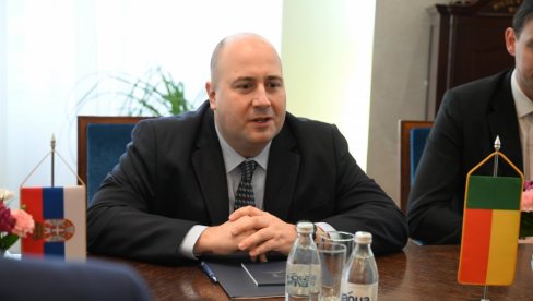 СПИСАК НЕПОЧИНСТАВА БОРКА И ЊЕГОВЕ ЕКИПЕ ЈЕ ПОДУГАЧАК: Козарев брутално одговорио Стефановићу