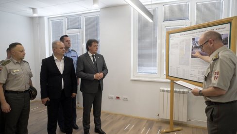 ИЗГРАЂЕН НОВИ ОБЈЕКАТ ВОЈНЕ ШТАМПАРИЈЕ Гашић: Улагање у инфраструктуру један од приоритетних задатака ИЗГРАЂЕН НОВИ ОБЈЕКАТ ВОЈНЕ ШТАМПАРИЈЕ Гашић: Улагање у инфраструктуру један од приоритетних задатака