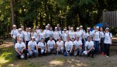 EКОЛОШКA АКЦИЈA НА ФРУШКОЈ ГОРИ: Волонтери НИС-а обележили Светски дан заштите животне средине (ФОТО)