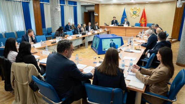 ИЗБОРНИ ТУРИЗАМ ЋЕ БИТИ ЗАУЗДАН: Предлог Закона о бирачком списку и проблем Шавник пред парламентарним телом ИЗБОРНИ ТУРИЗАМ ЋЕ БИТИ ЗАУЗДАН: Предлог Закона о бирачком списку и проблем Шавник пред парламентарним телом