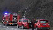 ЗАПАЛИО СЕ АУТОБУС, КУЉАО ГУСТ ЦРНИ ДИМ: Инцидент на Ибарској магистрали
