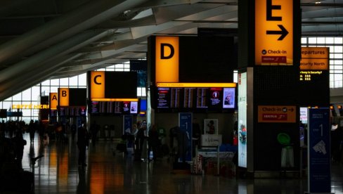 PLAĆAŠ VIŠE, DOBIJAŠ MANJE: Kako avio-kompanije zarađuju milijarde na prtljagu PLAĆAŠ VIŠE, DOBIJAŠ MANJE: Kako avio-kompanije zarađuju milijarde na prtljagu