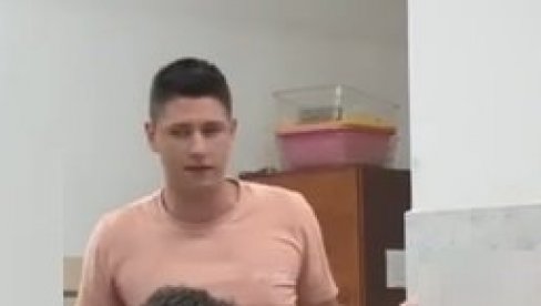 OVO JOŠ NISTE VIDELI: Pojavio se snimak Miloša Pavlovića kako drži mlađim kolegama vežbe iz imunologije (VIDEO) OVO JOŠ NISTE VIDELI: Pojavio se snimak Miloša Pavlovića kako drži mlađim kolegama vežbe iz imunologije (VIDEO)