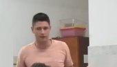 ОВАЈ СНИМАК МИЛОША ПАВЛОВИЋА ЈОШ НИСТЕ ВИДЕЛИ: Погледајте како држи млађим колегама вежбе из имунологије (ВИДЕО)