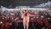 NOĆ ZA PAMĆENJE: Petnaest hiljada ljudi pevalo u Sarajevu uz Aca Pejovića (FOTO) NOĆ ZA PAMĆENJE: Petnaest hiljada ljudi pevalo u Sarajevu uz Aca Pejovića (FOTO)