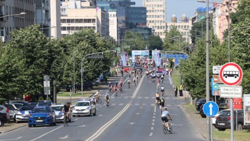 STARTOVALA MEĐUNARODNA BICIKLISTIČKA TRKA GRAN FONDO NOVI SAD 2025: Učestvuje 500 biciklista iz više od 40 zemalja STARTOVALA MEĐUNARODNA BICIKLISTIČKA TRKA GRAN FONDO NOVI SAD 2025: Učestvuje 500 biciklista iz više od 40 zemalja