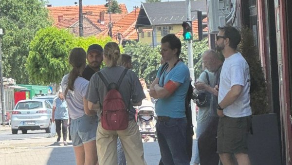 ТОЛИКО О НЕПРИСТРАСНОСТИ ЦРТА: Виђени са блокадерима у Зајечару (ФОТО) ТОЛИКО О НЕПРИСТРАСНОСТИ ЦРТА: Виђени са блокадерима у Зајечару (ФОТО)