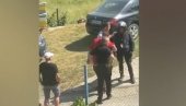 PRAVE HAOS: Blokaderi upali na posed Radovana Božovića u Kosjeriću PRAVE HAOS: Blokaderi upali na posed Radovana Božovića u Kosjeriću