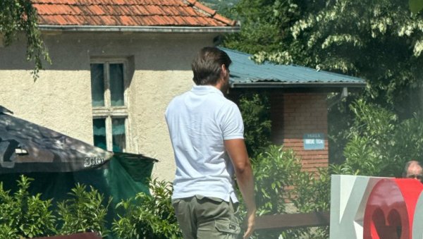 РОЛЕКС БЛОКАДЕР СА НЕМАЧКОМ СТИПЕНДИЈОМ ТЕРОРИШЕ ЉУДЕ У ЗАЈЕЧАРУ: Сузавцем на народ РОЛЕКС БЛОКАДЕР СА НЕМАЧКОМ СТИПЕНДИЈОМ ТЕРОРИШЕ ЉУДЕ У ЗАЈЕЧАРУ: Сузавцем на народ