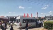BLOKADERI NAPALI KOMBI SA RADNICIMA U ZAJEČARU: Nastavlja se haos na lokalnim izborima