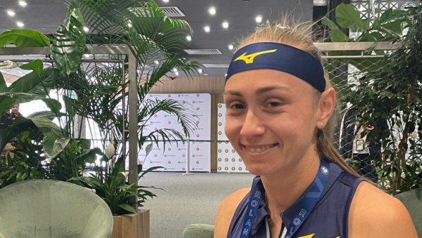 ИГРАЛА СА ЧЕТИРИ И ПО ПРСТА: Крунићева освојила друго место у женском дублу на Ролан Гаросу играјући озбиљно повређена ИГРАЛА СА ЧЕТИРИ И ПО ПРСТА: Крунићева освојила друго место у женском дублу на Ролан Гаросу играјући озбиљно повређена