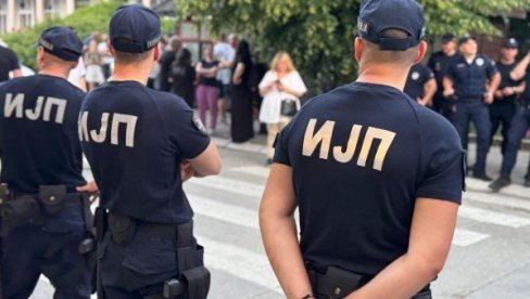 VEĆ ROBIJAO ZBOG UBISTVA: Lažni policajac sa Karaburme pucao u čoveka zbog 500 dinara, pa pokušao da pobegne u Legiju stranaca VEĆ ROBIJAO ZBOG UBISTVA: Lažni policajac sa Karaburme pucao u čoveka zbog 500 dinara, pa pokušao da pobegne u Legiju stranaca
