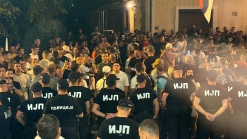 BANDITI BLOKADERI OPKOLILI NOVINARE: Divljaštvo u Kosjeriću (FOTO/VIDEO)