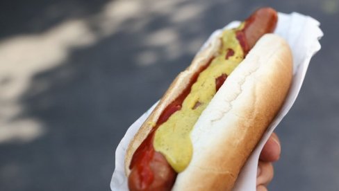KAKO DA ISPADNE SAVRŠEN: Hot dog KAKO DA ISPADNE SAVRŠEN: Hot dog