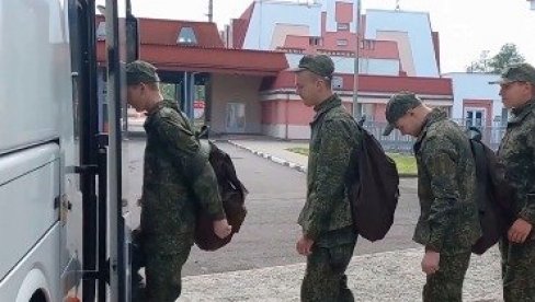 РАТ У УКРАЈИНИ: Прва група руских ратних заробљеника млађих од 25 година враћена (ВИДЕО) РАТ У УКРАЈИНИ: Прва група руских ратних заробљеника млађих од 25 година враћена (ВИДЕО)