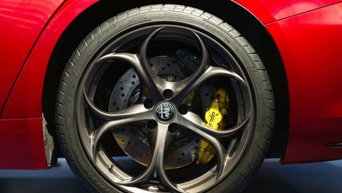 VOZILO ALFA ROMEO POVLAČI SE SA TRŽIŠTA: Jedan uređan napravio veliki problem VOZILO ALFA ROMEO POVLAČI SE SA TRŽIŠTA: Jedan uređan napravio veliki problem