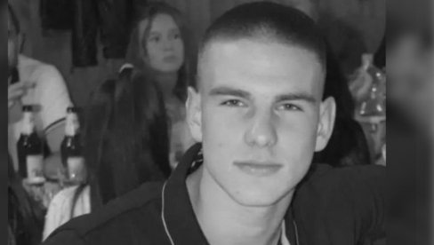VUKAN NA MOTORU POGINUO NEDALEKO OD KUĆE: Porodica i prijatelji mladog fudbalera iz Aleksandrova i dalje neutešni VUKAN NA MOTORU POGINUO NEDALEKO OD KUĆE: Porodica i prijatelji mladog fudbalera iz Aleksandrova i dalje neutešni