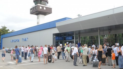 Tenderskoj komisiji za koncesije aerodroma još 30 dana Tenderskoj komisiji za koncesije aerodroma još 30 dana