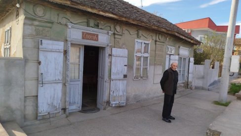 KOD PARAĆINA POVREĐEN NAJSTARIJI SRPSKI UGOSTITELJ: Vozač izazvao nesreću i pobegao, pa se sam prijavio policiji (FOTO KOD PARAĆINA POVREĐEN NAJSTARIJI SRPSKI UGOSTITELJ: Vozač izazvao nesreću i pobegao, pa se sam prijavio policiji (FOTO