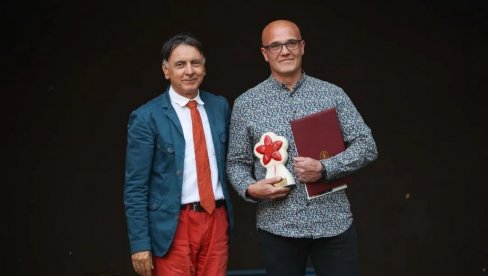 КИКИНИ ДАНИ: Цвет једнакости Дарију Милосављевићу КИКИНИ ДАНИ: Цвет једнакости Дарију Милосављевићу