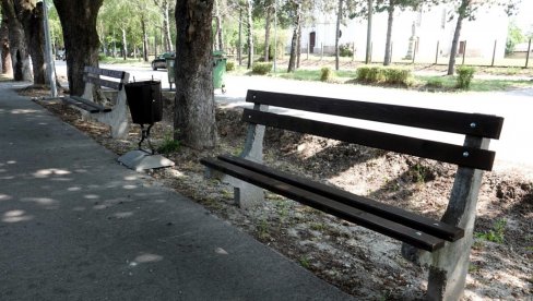 MEŠTANI RIĐICE ODABRALI OSVETLJENJE: Realizovan prvi projekat participativnog budžetiranja u Somboru MEŠTANI RIĐICE ODABRALI OSVETLJENJE: Realizovan prvi projekat participativnog budžetiranja u Somboru
