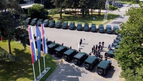 ПОЛИЦИЈСКИМ ЈЕДИНИЦАМА НОВИ ТЕРЕНЦИ:  Џипови Жандармерији, САЈ, Полицијској бригади, ИЈП 92...
