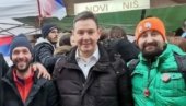 ОВО ЈЕ БЛОКАДЕР КОЈИ ЈЕ ХТЕО ДА УБИЈЕ ЉУДЕ ИЗ СНС: Пуцач у друштву Шаровића, Драже Петровића, Кокановића...