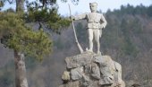 NA STRAŽI 95 GODINA: Statua srpskog vojnika kod Cerja znamenitost Ibarske klisure