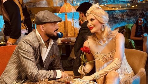 EMOCIJA I STRAST: Boban Rajović sa njom pokazao kako izgleda njihovo životno poluvreme (FOTO) EMOCIJA I STRAST: Boban Rajović sa njom pokazao kako izgleda njihovo životno poluvreme (FOTO)